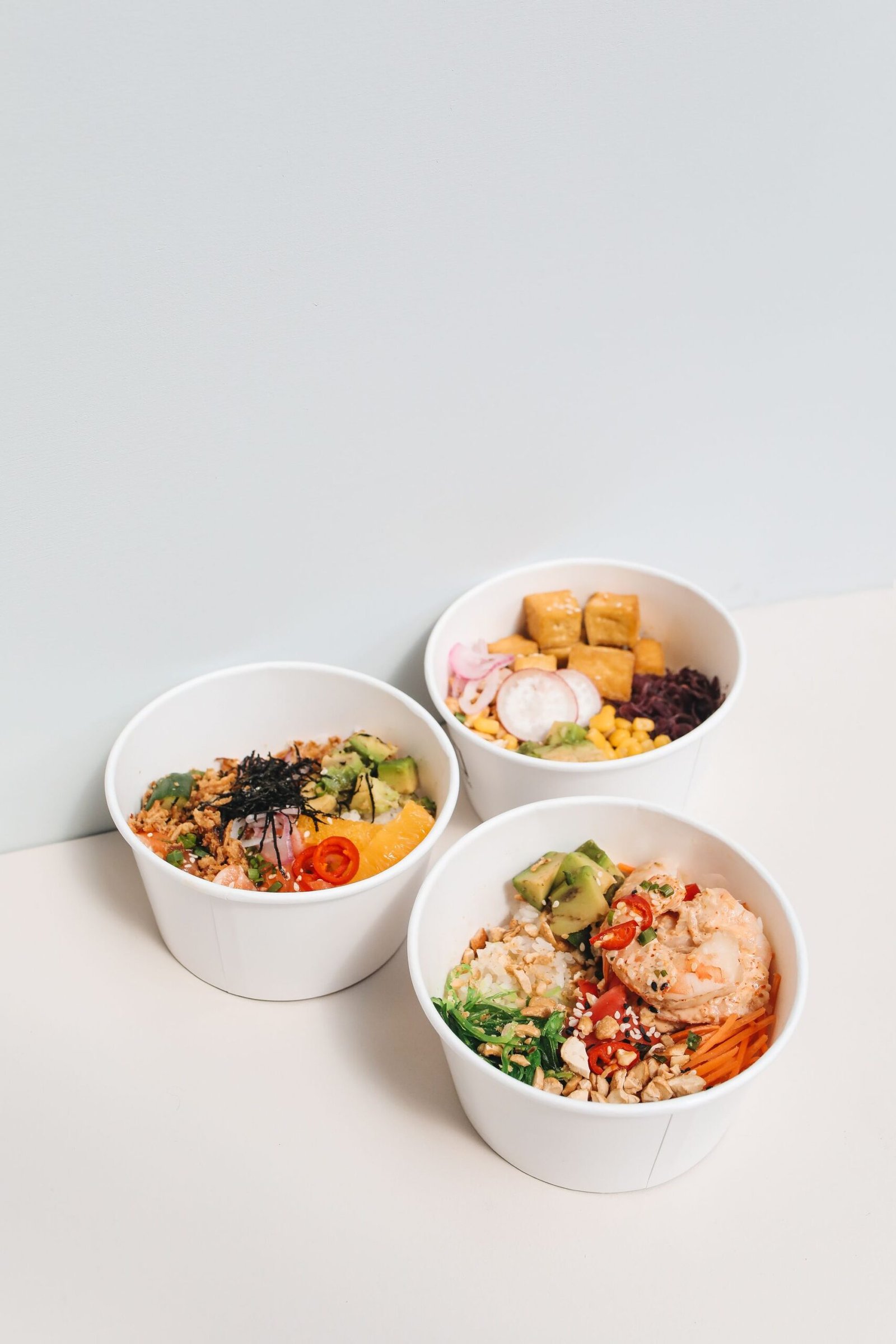 Crunchy roll bowl with tofu, rice, edamame and avocado